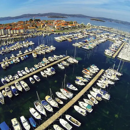 Beautiful In Biograd With Wifi Apartament