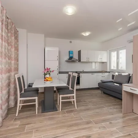 Apartment Lovely In Biograd With Kitchen