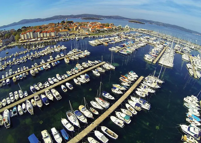 Amazing In Biograd With Wifi Appartamento
